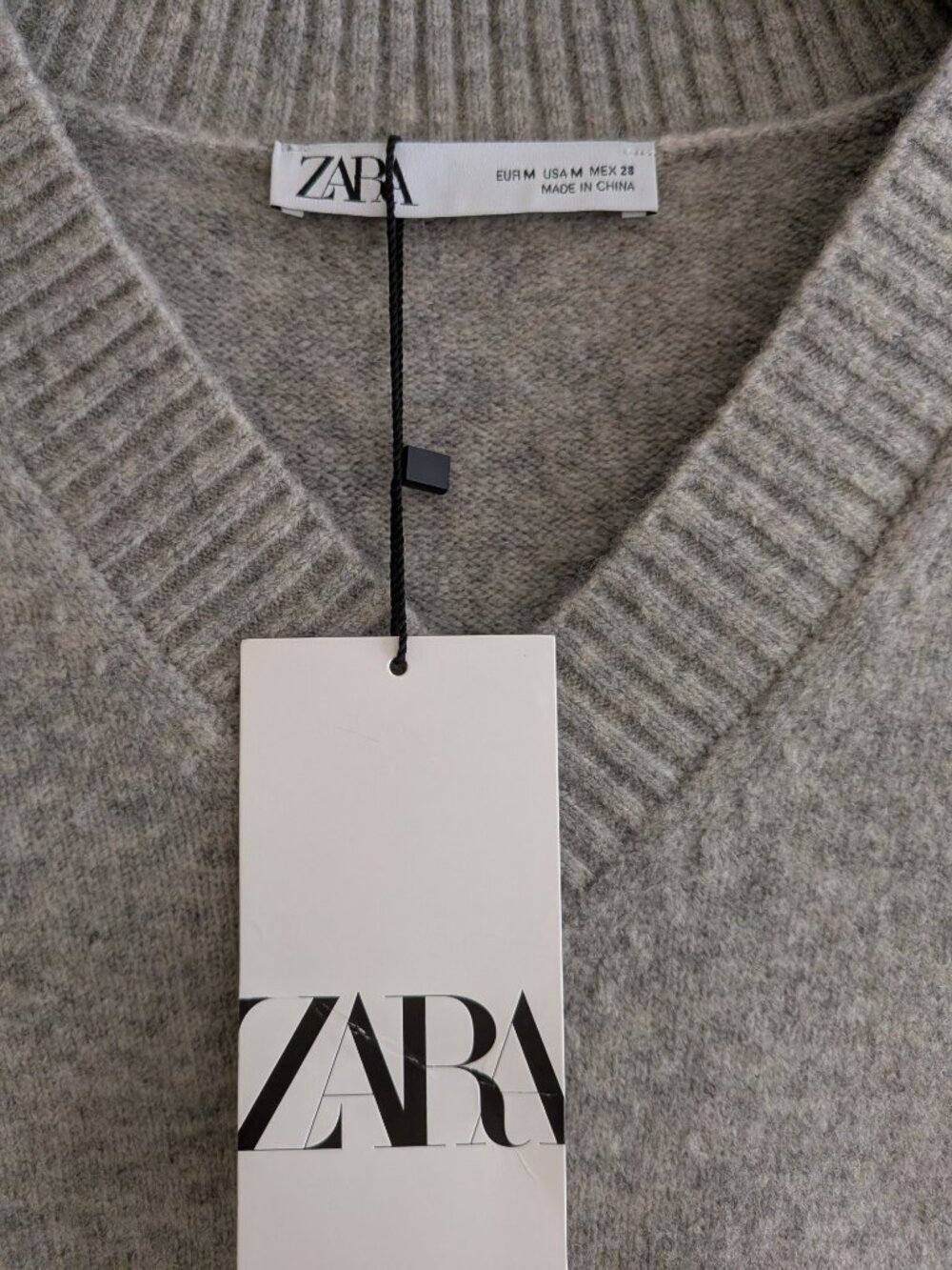 NWT Zara Knit Gray V-Neck Crop Top - Picture 2 of 3